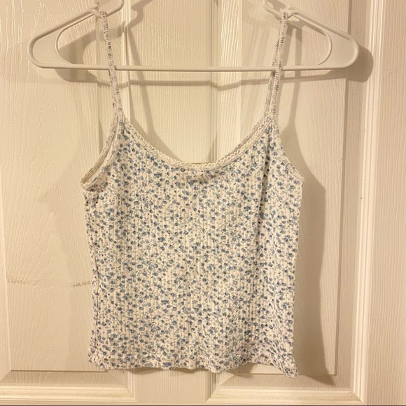 Brandy Melville Floral Tank Top - Picture 3 of 3